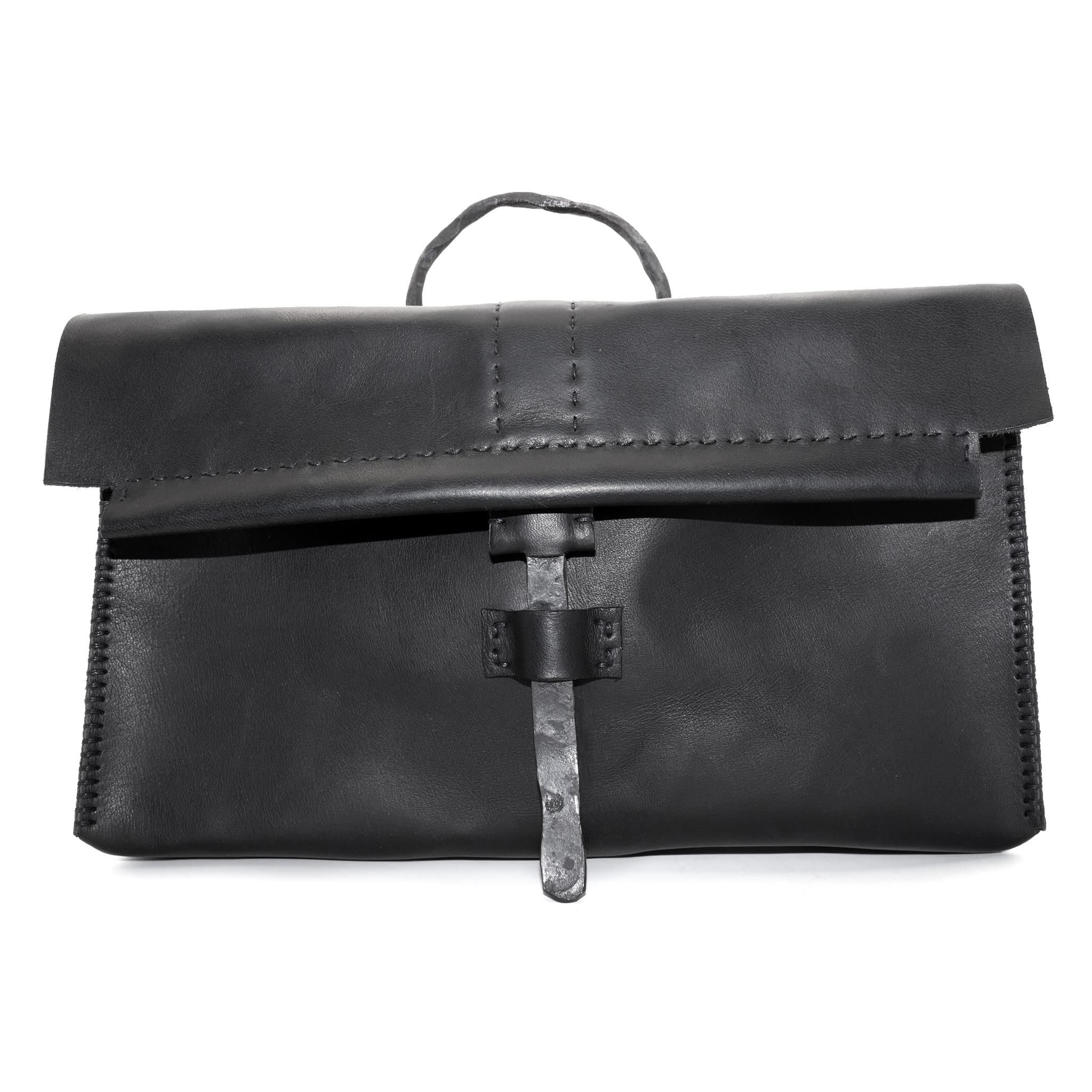 meticulously hand sewn, the washed horse leather landscape shoulder bag is crafted from a single piece pattern and features a minimal silhouette, an object dye treatment, tonal linen stitching and hand forged iron hardware. a large iron ring acts as a handle and an anchor for the detachable strap. the cross body bag is available to buy online from avant garde designer atelierskn.com