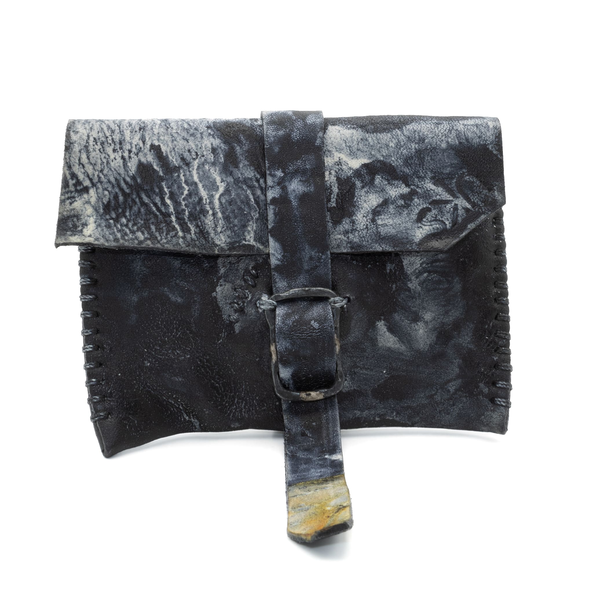 atelier skn object dyed horse culatta card case with oxidised silver