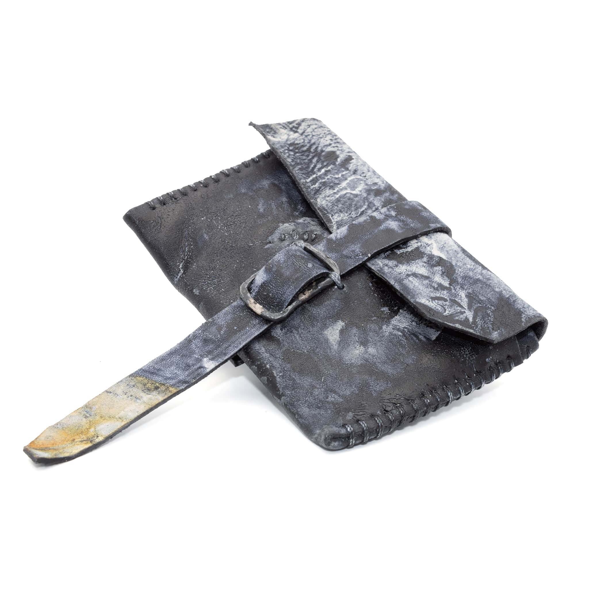 atelier skn object dyed horse culatta card case with oxidised silver