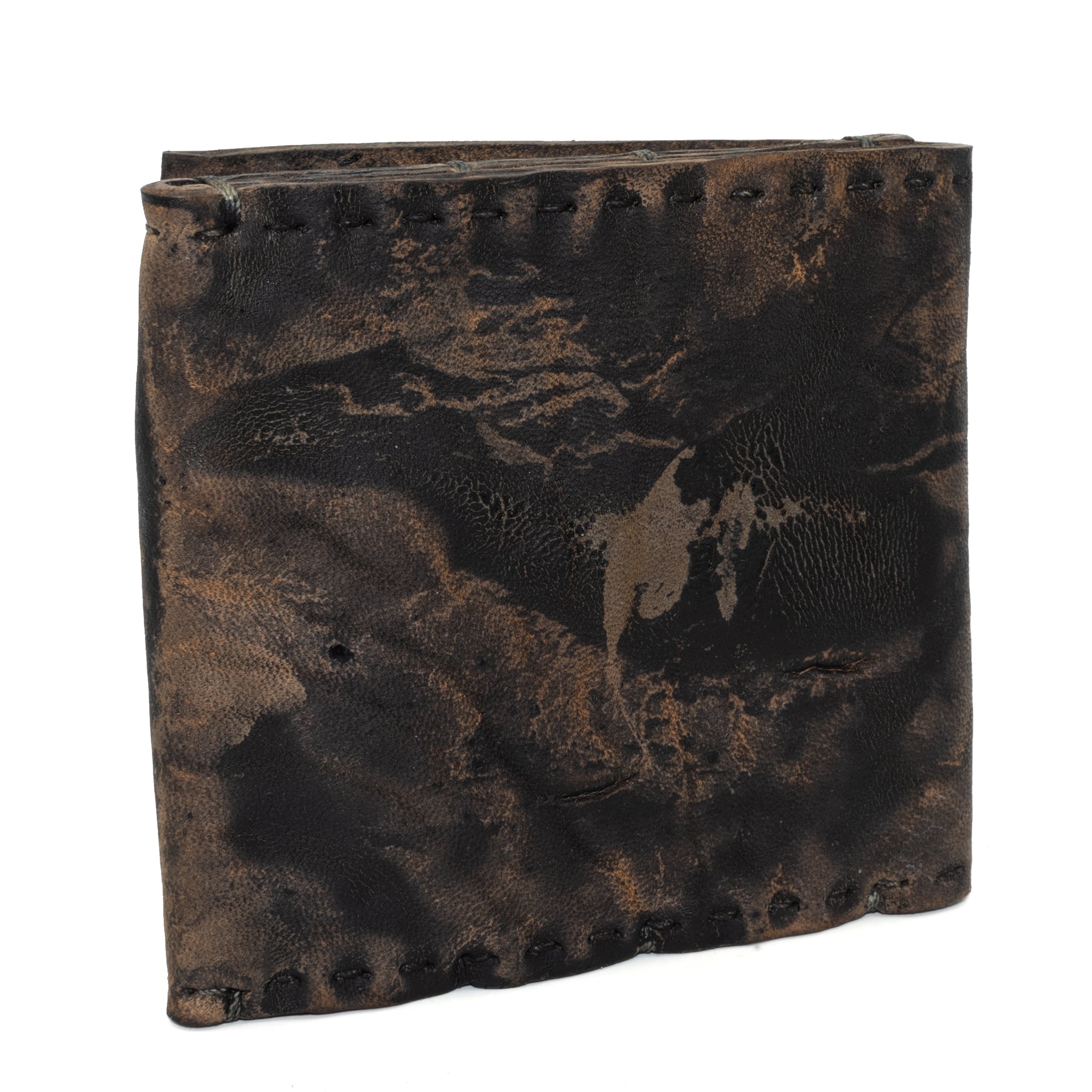 avant garde hand dyed leather wallets in a premium horse culatta available online at atelier skn.