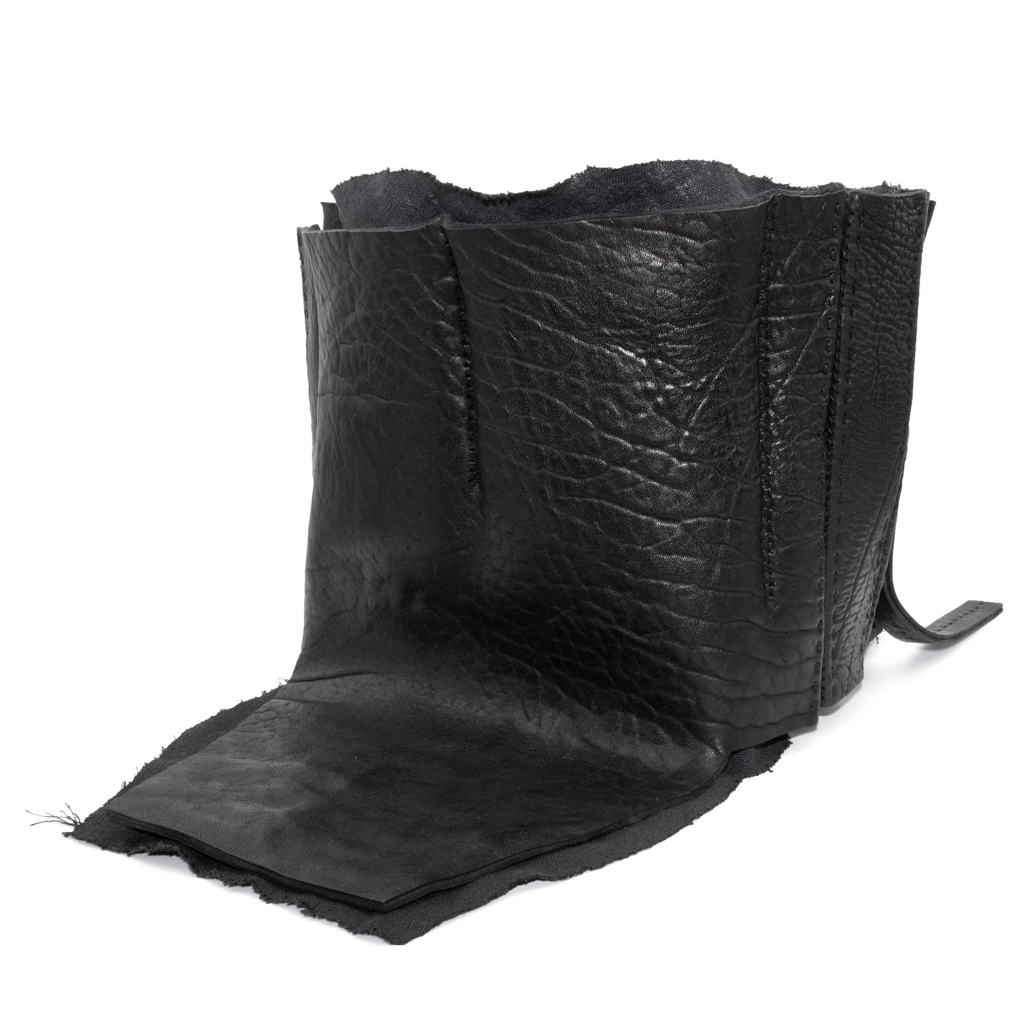a matte black full grain horse culatta leather collar, meticulously hand stitched with an open seam construction. the scarf features a stonewashed ramie lining and riri zipper closures adorned with hand forged .925 sterling silver zipper pulls. available to buy online from avant garde leather studio atelierskn.com