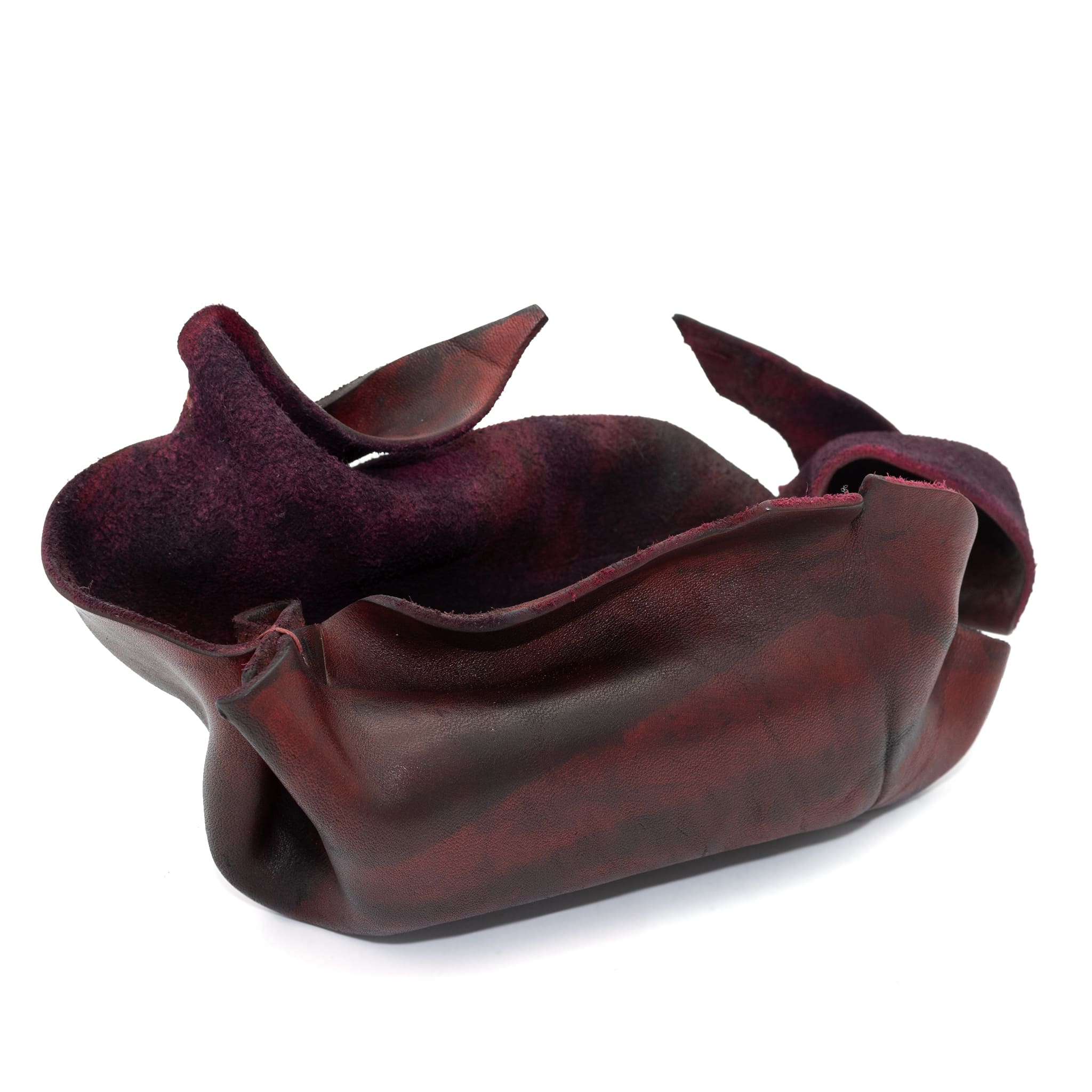 wet moulded and hand dyed abstract italian horse culatta leather jewellery trays, entirely hand crafted by uk based independent designer atelier skn.