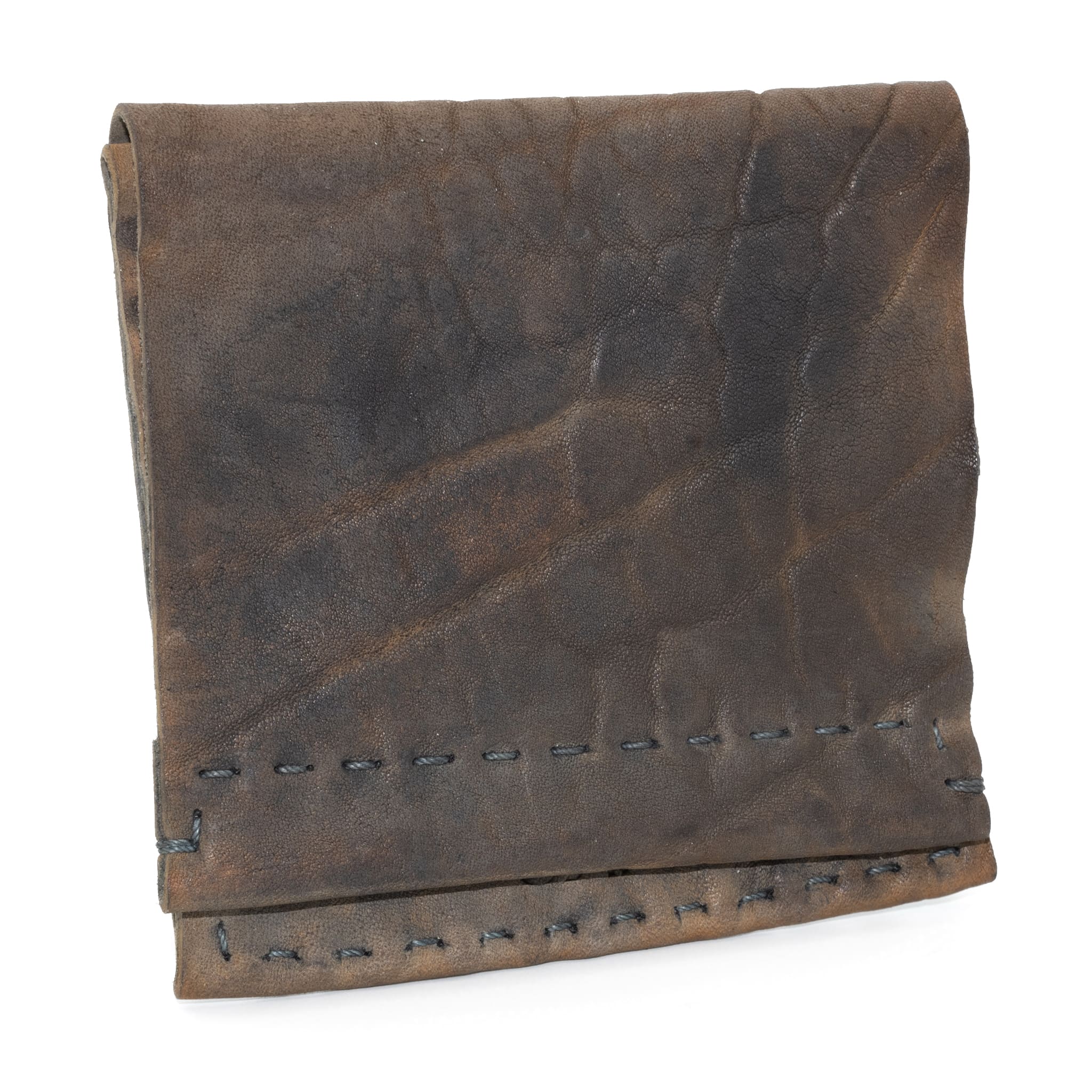 atelier skn | cold dye one piece horse culatta leather bifold wallet 