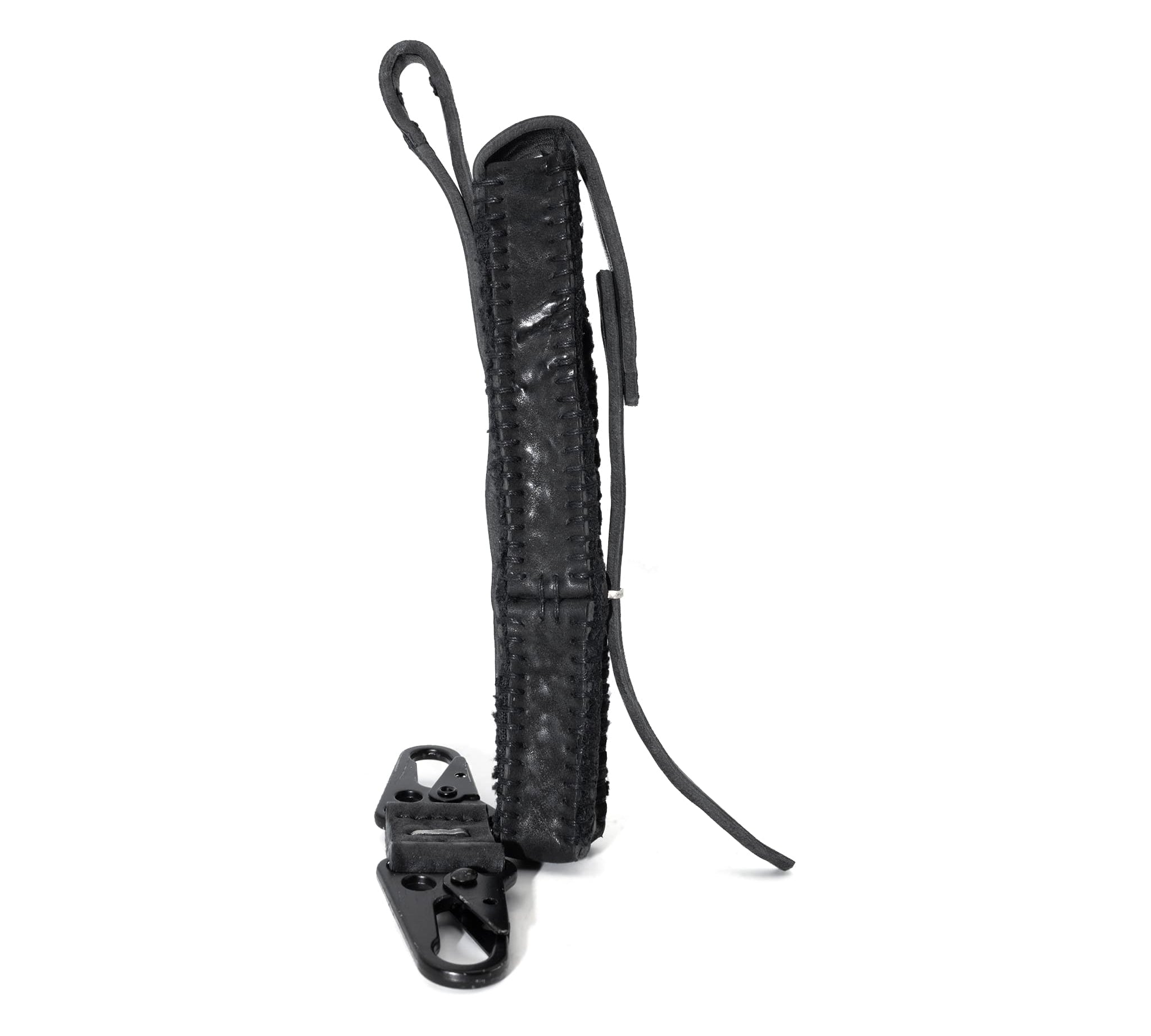 reverse culatta cigar holder with a detachable keychain and a ramie linen lining. slow oxidised .925 sterling silver accents finish off the case. completely handmade in the UK by avant garde designer atelier SKN